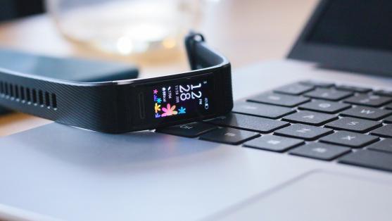 华为手环4 Pro测评：独立GPS运动监测+NFC智慧功能，生活多点活力