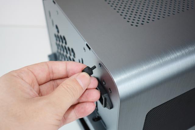 四通八达，绝不闷罐，乔思伯V8小钢炮装机体验