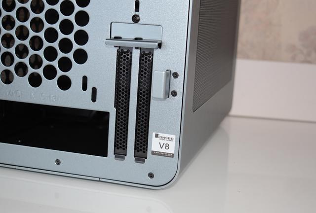 四通八达，绝不闷罐，乔思伯V8小钢炮装机体验