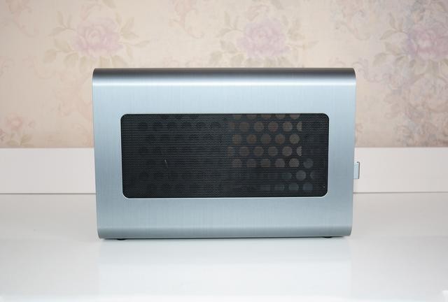 四通八达，绝不闷罐，乔思伯V8小钢炮装机体验