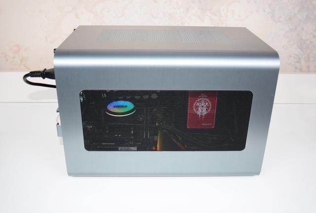 四通八达，绝不闷罐，乔思伯V8小钢炮装机体验