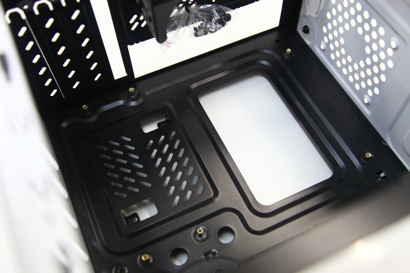 桌面级电竞利器——甲壳虫II一个安静的美男子