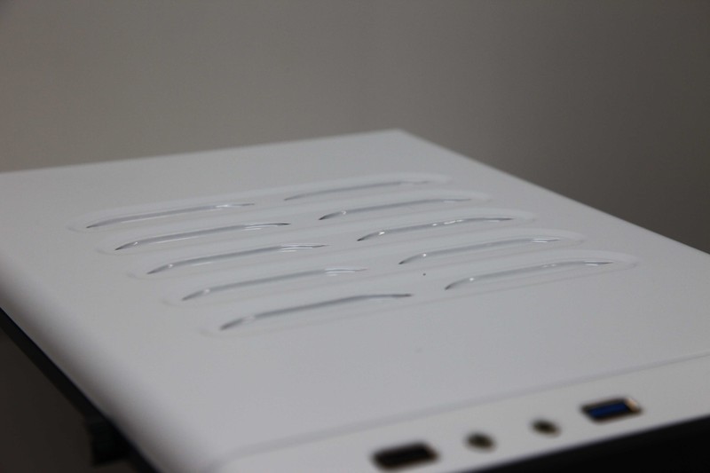 桌面级电竞利器——甲壳虫II一个安静的美男子