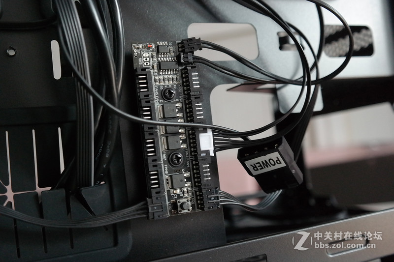 流线型RGB信仰灯！Tt夜魔钢化玻璃机箱评测装机体验