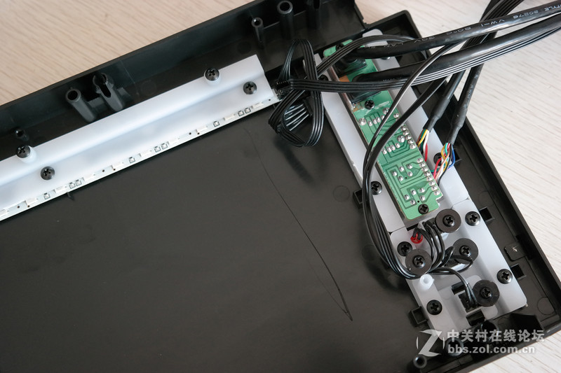 流线型RGB信仰灯！Tt夜魔钢化玻璃机箱评测装机体验