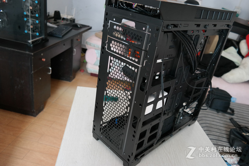 流线型RGB信仰灯！Tt夜魔钢化玻璃机箱评测装机体验