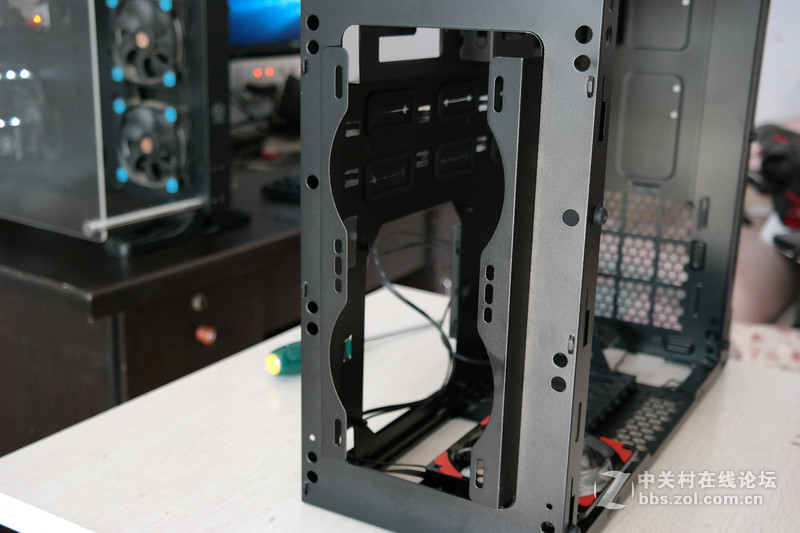 流线型RGB信仰灯！Tt夜魔钢化玻璃机箱评测装机体验