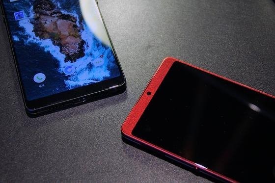 锤子坚果Pro 2上手：老罗口中说的金线“不存在的”