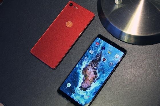 锤子坚果Pro 2上手：老罗口中说的金线“不存在的”