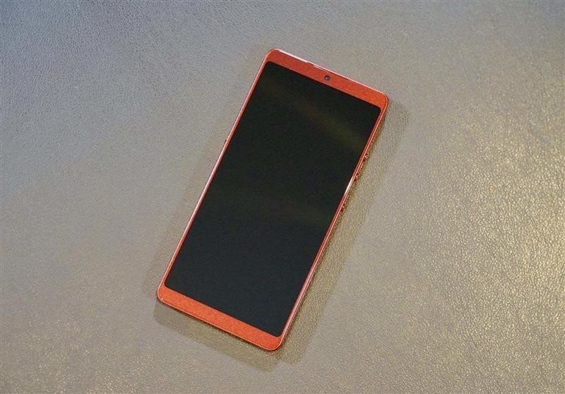 不割手了！坚果Pro 2评测：2000档最值全面屏手机