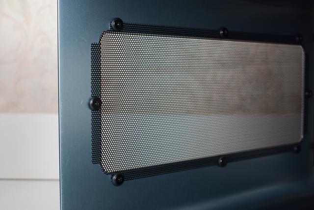 四通八达，绝不闷罐，乔思伯V8小钢炮装机体验