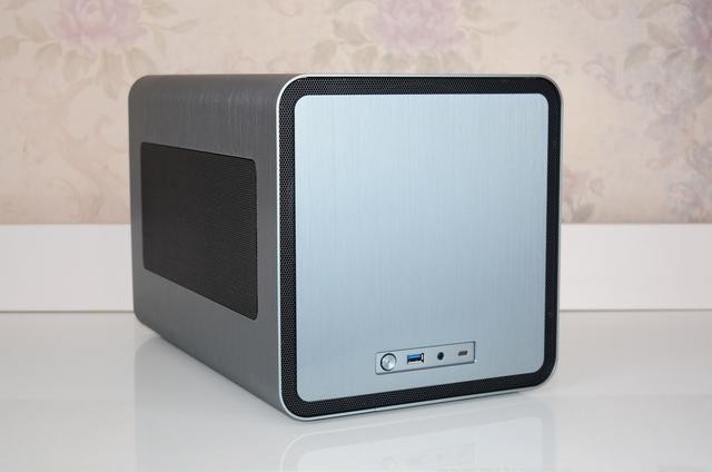 四通八达，绝不闷罐，乔思伯V8小钢炮装机体验