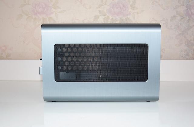 四通八达，绝不闷罐，乔思伯V8小钢炮装机体验