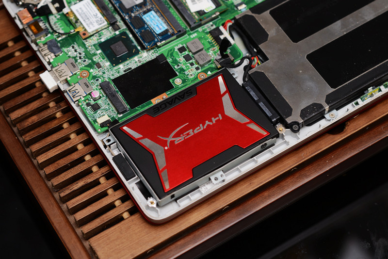 速度和容量兼备，给笔记本换SAVAGE 240G SSD
