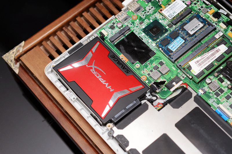 速度和容量兼备，给笔记本换SAVAGE 240G SSD