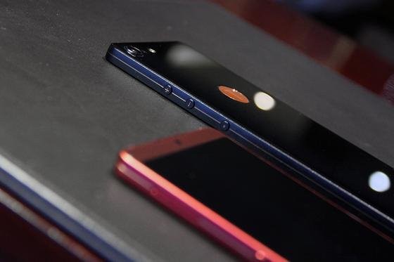 锤子坚果Pro 2上手：老罗口中说的金线“不存在的”