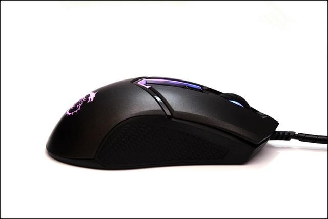 和你的主机一起跟着音乐律动，微星CLUTCH GM30鼠标开箱