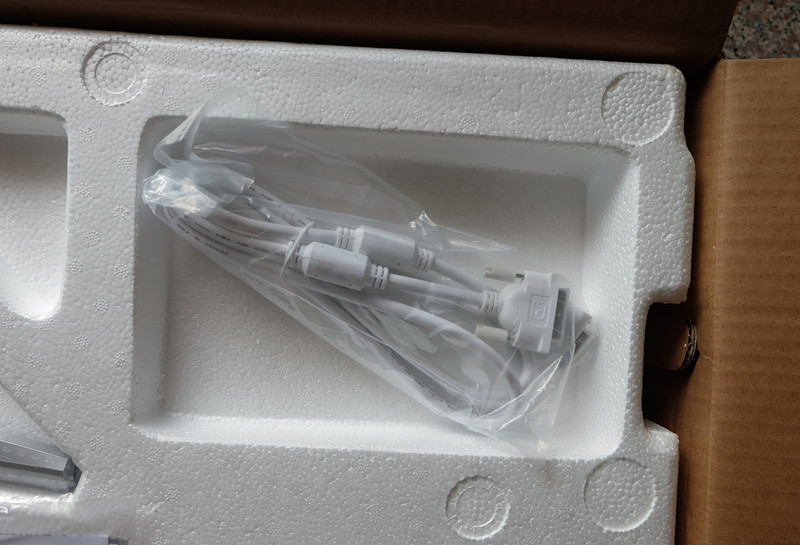 入手HKC C320曲面显示器体验分享（多图慎入）