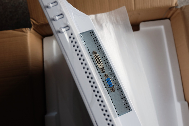 入手HKC C320曲面显示器体验分享（多图慎入）