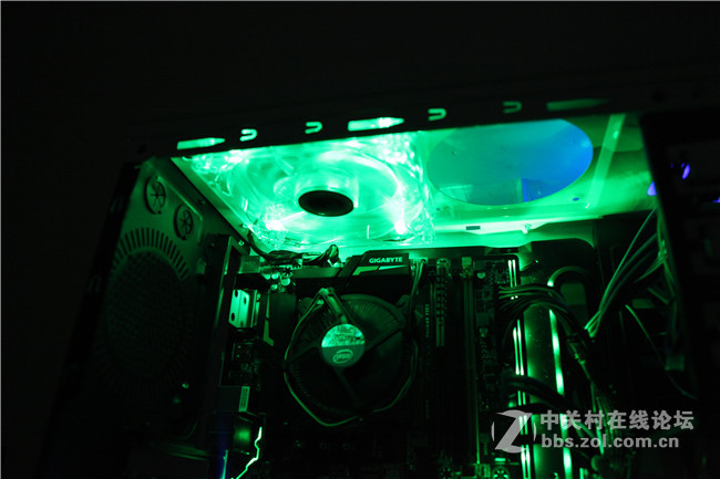 天边射来一道绿光，蓝宝石380黑钻+I5 6500装机晒脸中