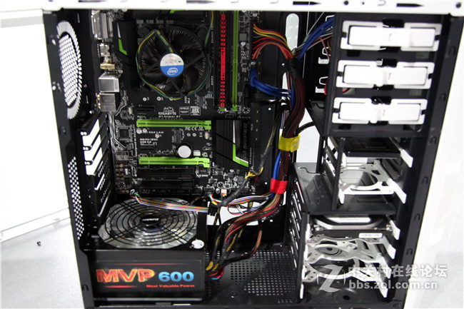 天边射来一道绿光，蓝宝石380黑钻+I5 6500装机晒脸中