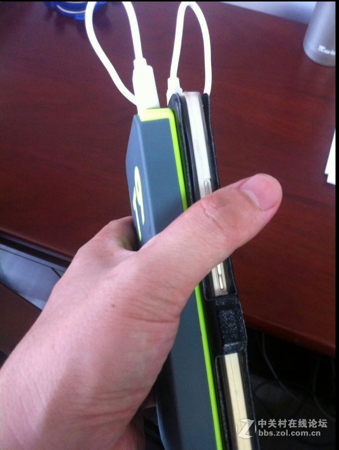 体验台电T9移动电源