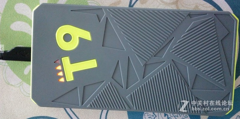 体验台电T9移动电源