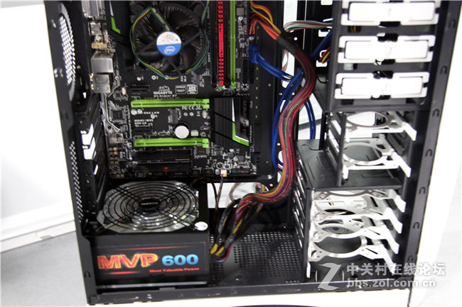 天边射来一道绿光，蓝宝石380黑钻+I5 6500装机晒脸中