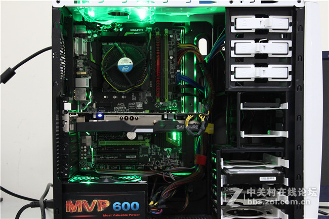 天边射来一道绿光，蓝宝石380黑钻+I5 6500装机晒脸中