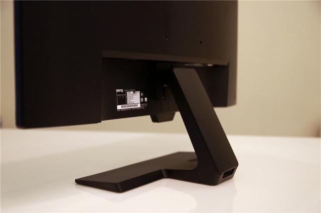 呵护孩子，从一台“护眼”显示器开始！