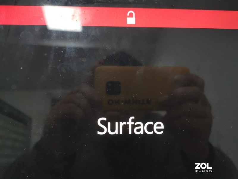 2017329չSurface Book - 256GB i7 8GB with GPUȻԱ