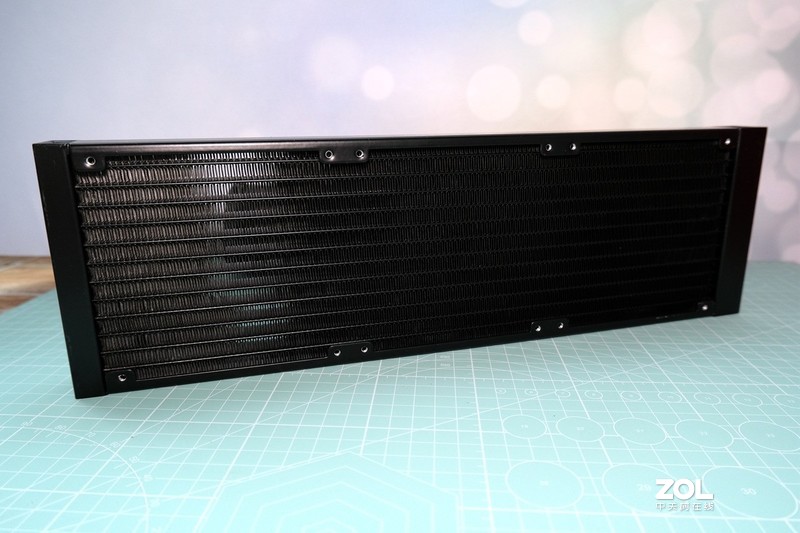 熄灭火焰山的挑战！颜值360水冷比240水冷强多少？——超频三 凌镜360一体式水冷评测