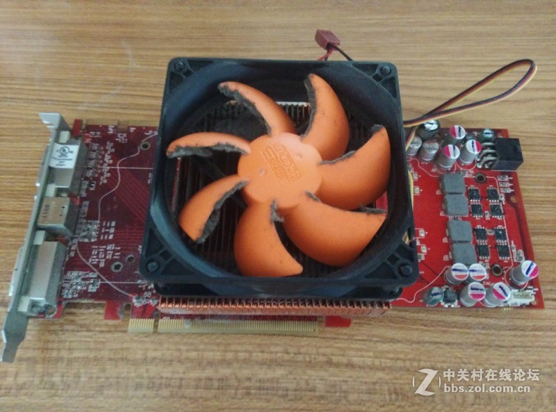 北京出自用全尺寸蓝宝石4850显卡256bit