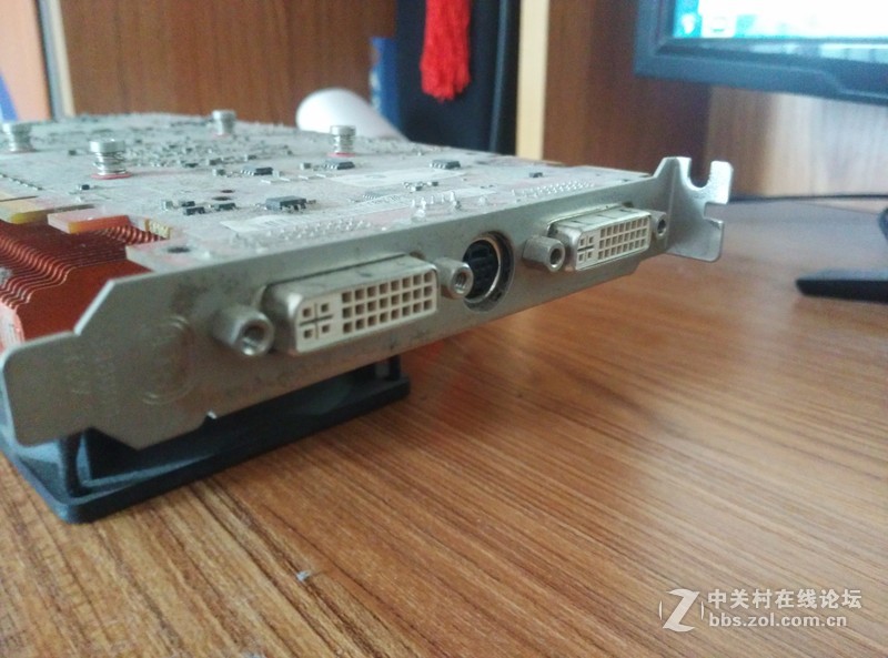 北京出自用全尺寸蓝宝石4850显卡256bit