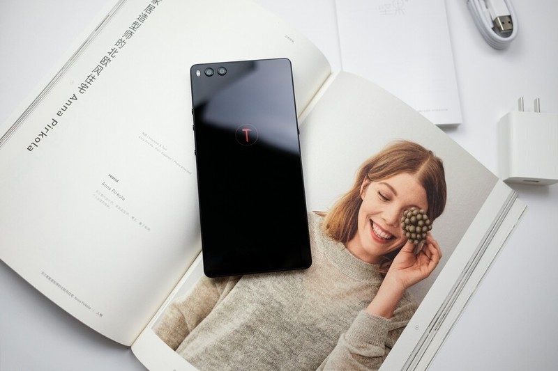 带你们看坚果3它的新亮点：Smartisan 锤子科技 坚果3 智能手机 评测体验