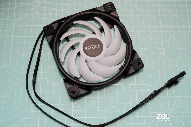 熄灭火焰山的挑战！颜值360水冷比240水冷强多少？——超频三 凌镜360一体式水冷评测