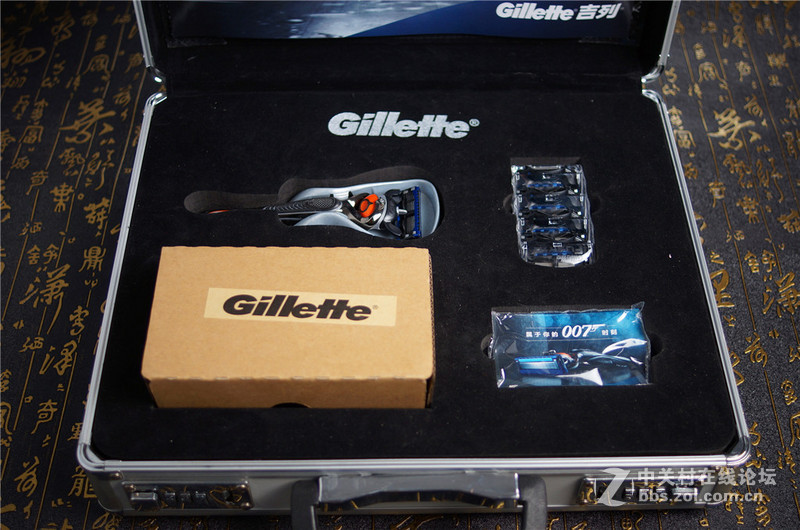 #追锋密令# 吉列全球限量装备箱 忙碌的体验