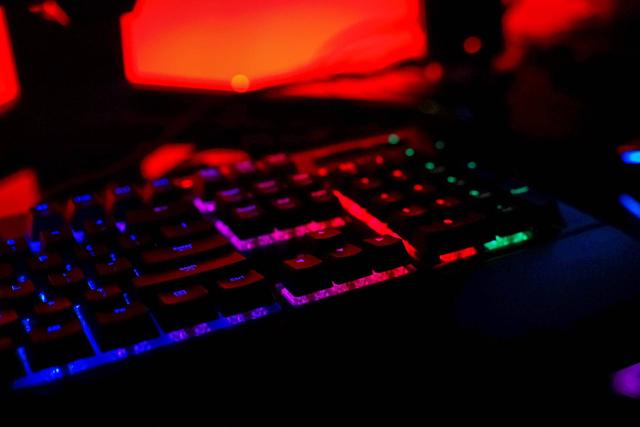 最终解毒——Thermaltake X1星脉 银轴键盘