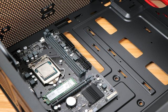 侧透与三面通风或成DIY入门文明用语，酷冷至尊MB510L机箱体验测评