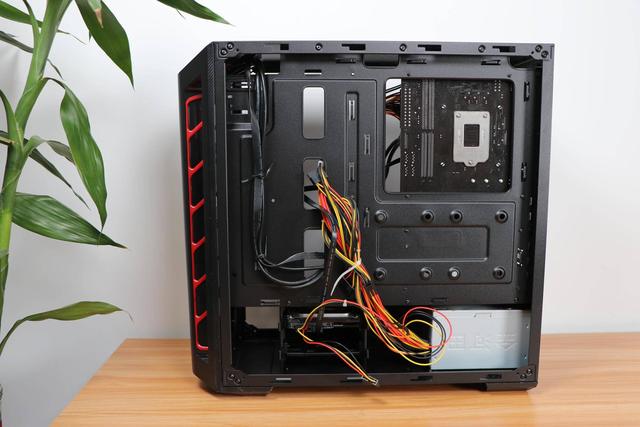 侧透与三面通风或成DIY入门文明用语，酷冷至尊MB510L机箱体验测评