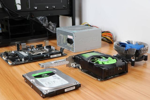 侧透与三面通风或成DIY入门文明用语，酷冷至尊MB510L机箱体验测评