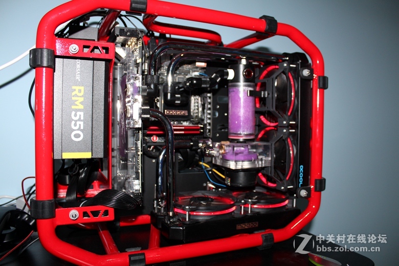 in win D-frame mini 铜管水冷，1070显卡VR主机