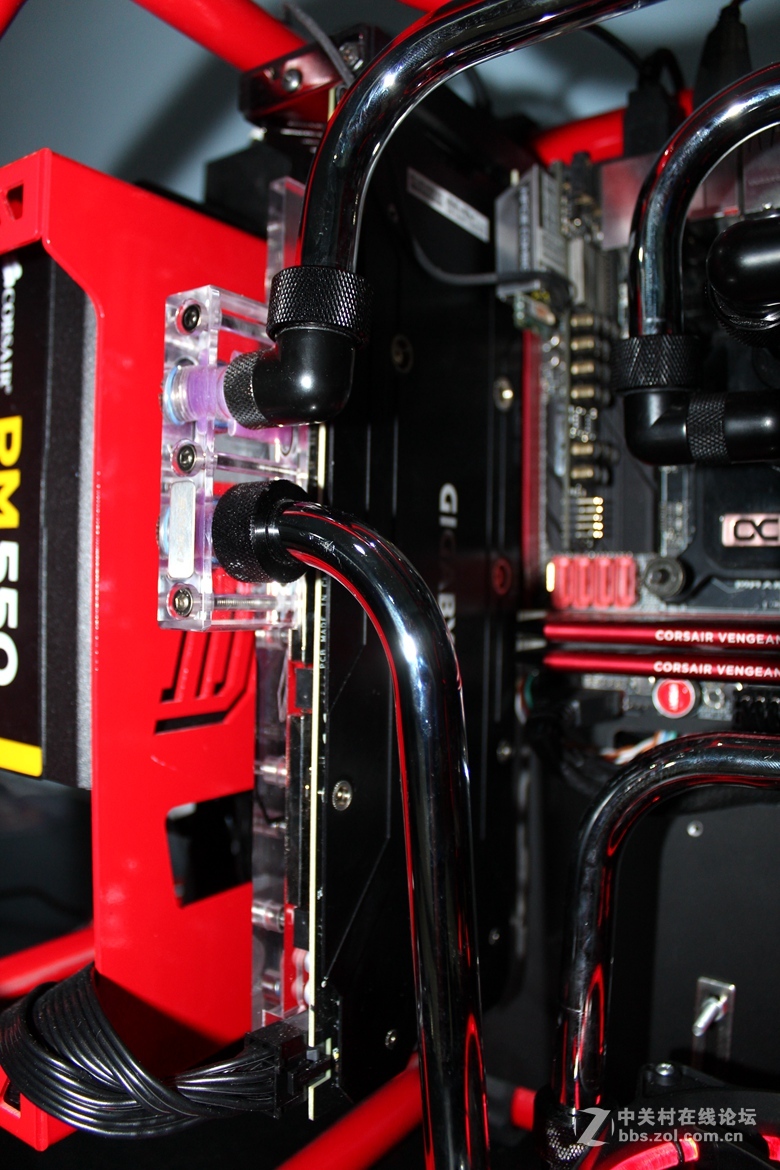 in win D-frame mini 铜管水冷，1070显卡VR主机