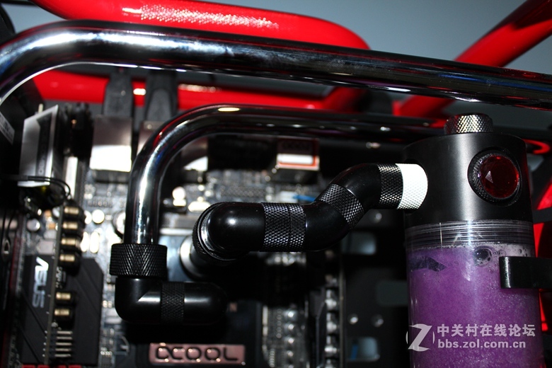 in win D-frame mini 铜管水冷，1070显卡VR主机