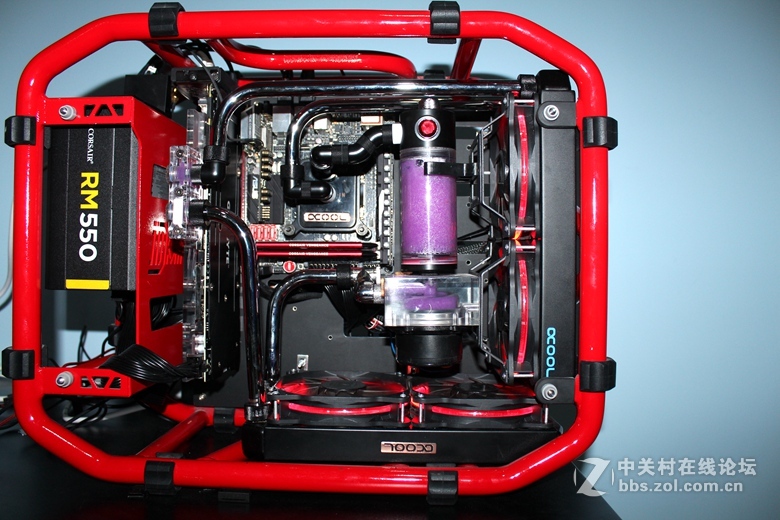 in win D-frame mini 铜管水冷，1070显卡VR主机