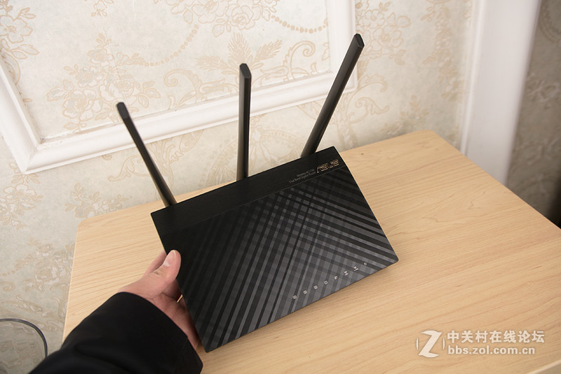 给家庭网络加把锁，华硕AC66U B1实现带宽合,净化网络小妙招