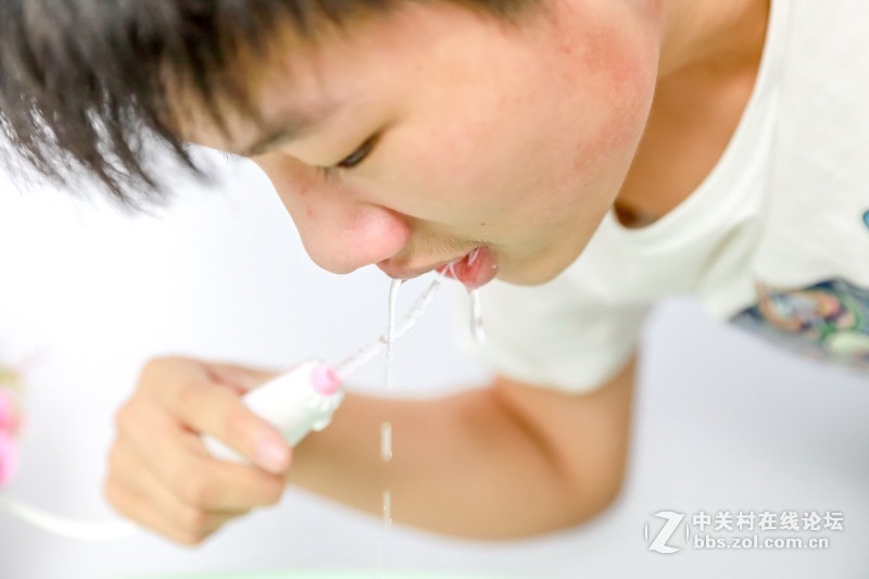 每个人的专业牙医，向牙疼说再见——心诺家用智能洁牙器体验