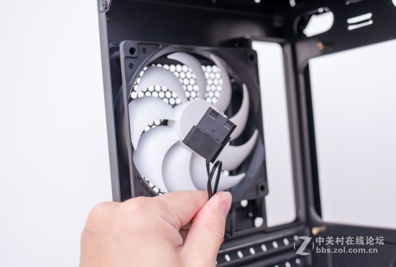 静音稳定箱子了解下，金河田峥嵘MUT1入箱体验