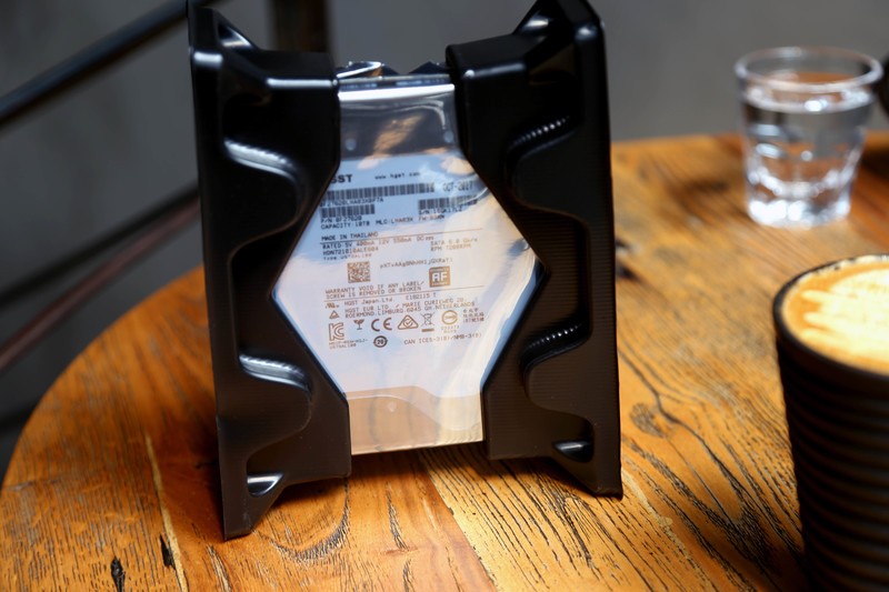 #超大容量 自由存储＃数据大爆炸的时代，选择多硬盘？还是单硬盘高容量？（开箱）