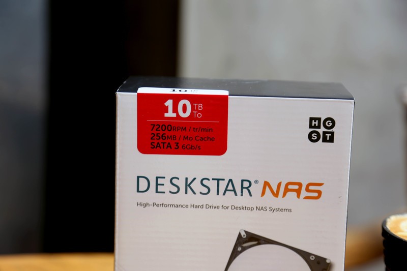 #超大容量 自由存储＃数据大爆炸的时代，选择多硬盘？还是单硬盘高容量？（开箱）